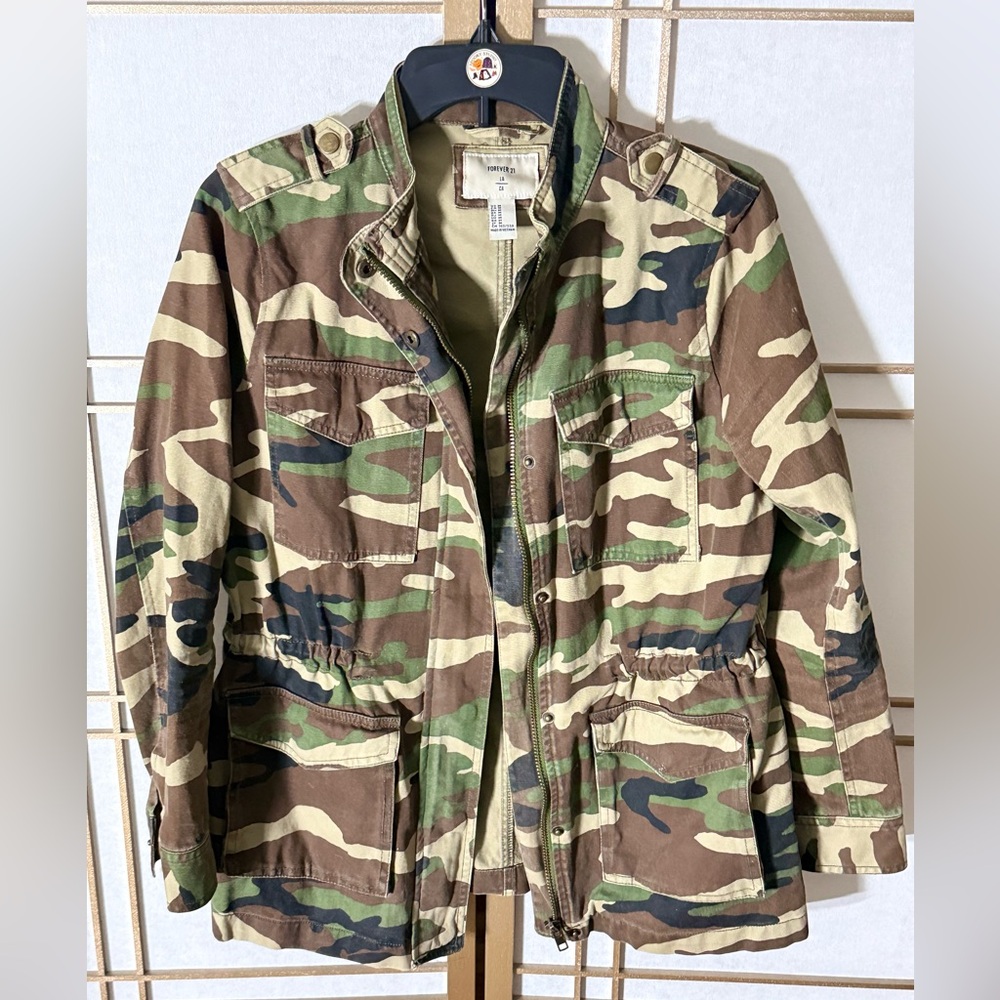 Forever 21 Women’s Utility Camouflage Camo Military Style Jacket Size M - EUC
